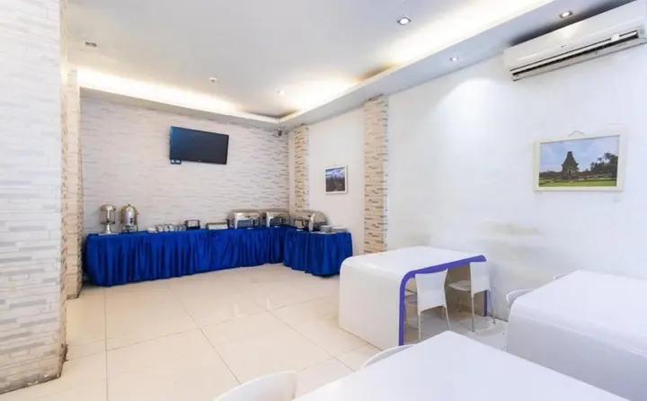 Медан: Candi Hotel