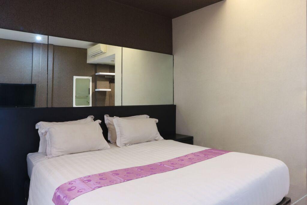 Медан: Candi Hotel