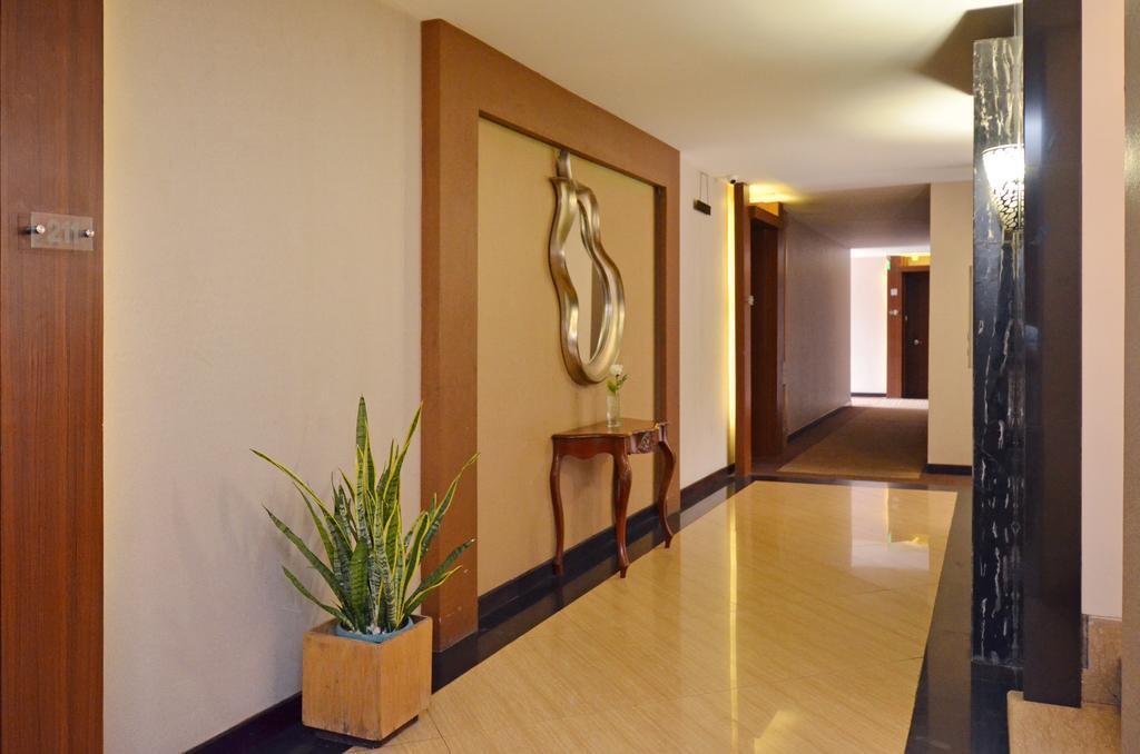 Паданг: The Axana Hotel
