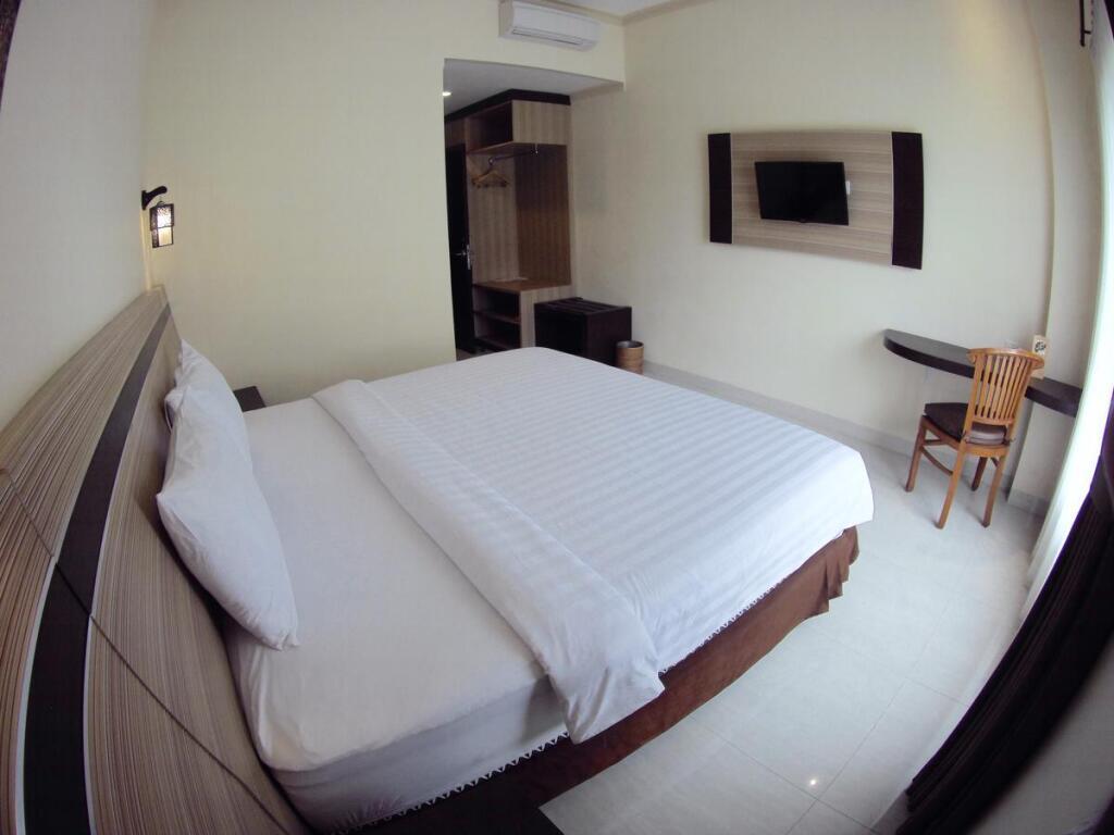 Матарам: Puri Indah Hotel