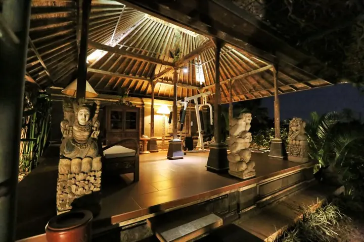 Табанан: The Sanyas Retreat