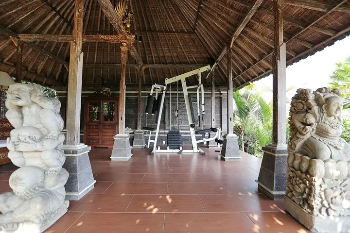 Табанан: The Sanyas Retreat