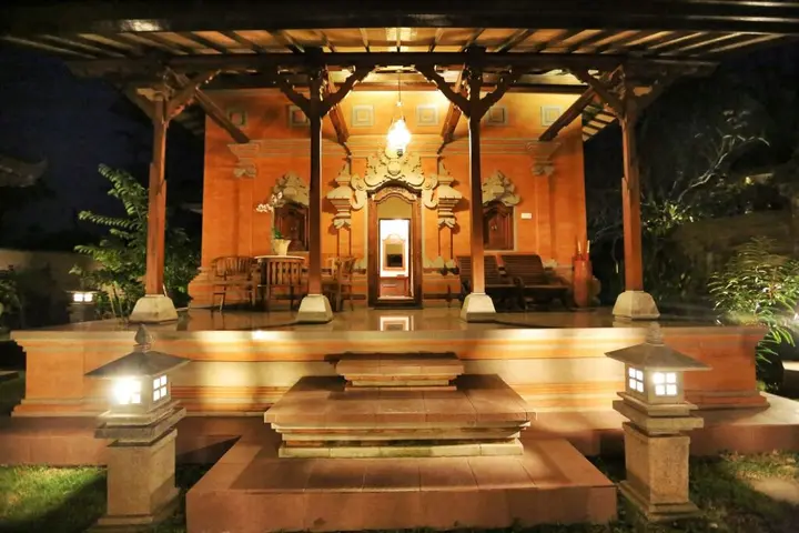 Табанан: The Sanyas Retreat