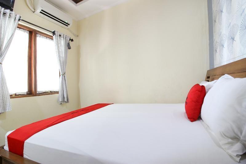 Депок: RedDoorz Syariah near UIN Yogyakarta
