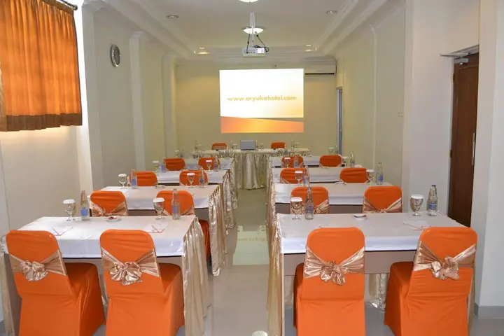 Депок: Hotel Aryuka