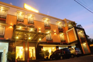 Депок: Hotel Aryuka