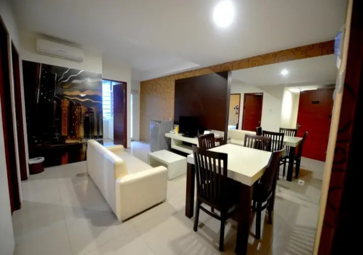 Сурабая: High Point Serviced Apartment