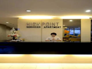 Сурабая: High Point Serviced Apartment