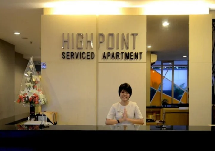 Сурабая: High Point Serviced Apartment