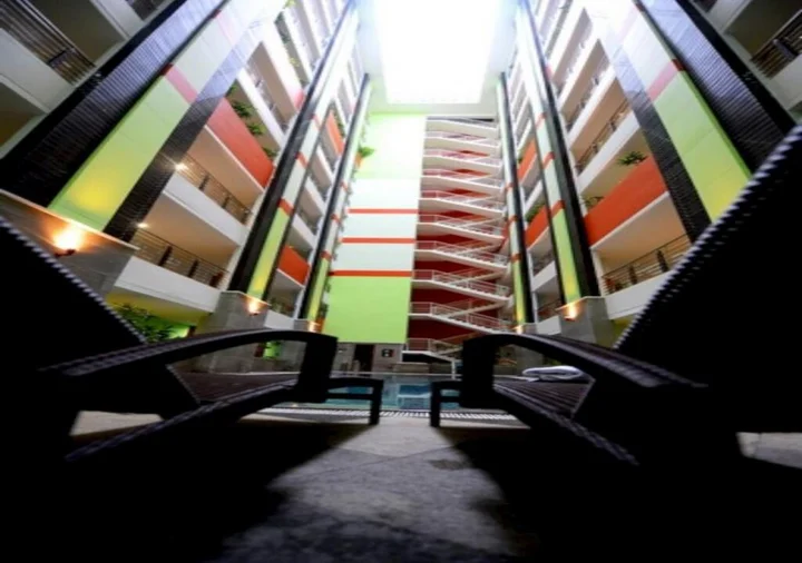 Сурабая: High Point Serviced Apartment