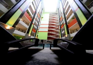 Сурабая: High Point Serviced Apartment