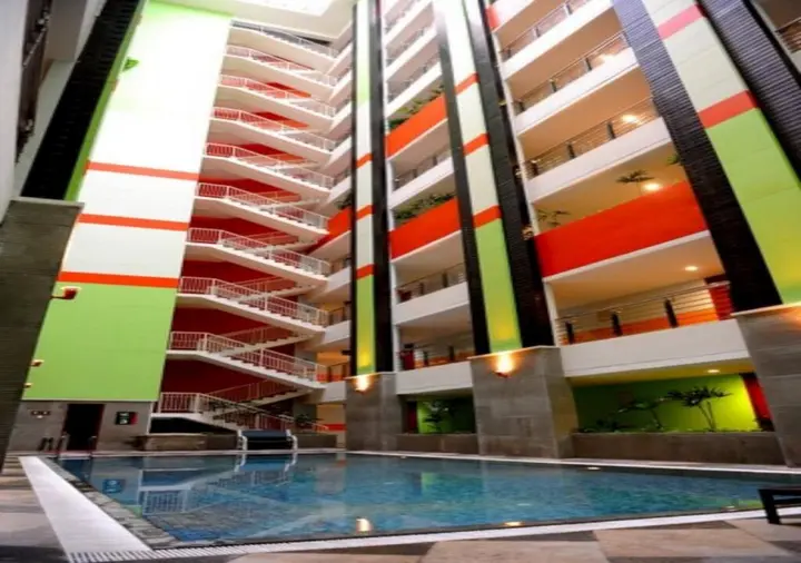 Сурабая: High Point Serviced Apartment