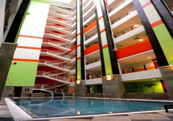 Сурабая: High Point Serviced Apartment