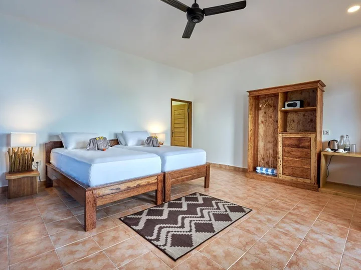 Бунутан: Vienna Beach Resort