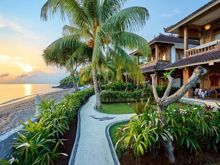 Бунутан: Vienna Beach Resort