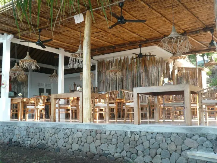 Бунутан: Vienna Beach Resort