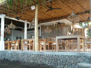 Бунутан: Vienna Beach Resort