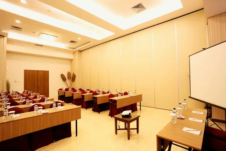 Суракарта: Grand HAP Hotel