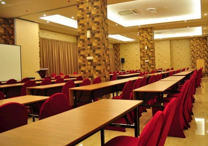 Суракарта: Grand HAP Hotel