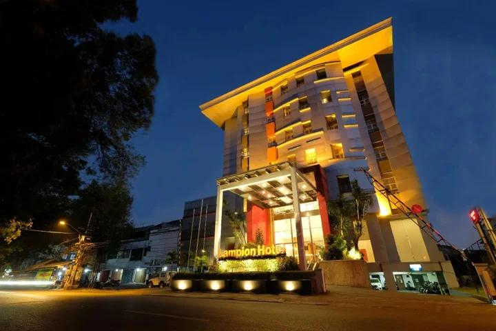 Суракарта: Grand HAP Hotel