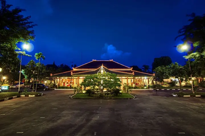 Суракарта: Kusuma Sahid Prince Hotel