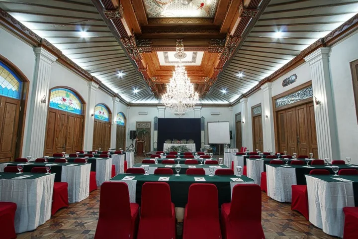 Суракарта: Kusuma Sahid Prince Hotel
