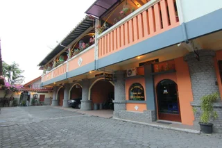 Депок: Sari Homestay