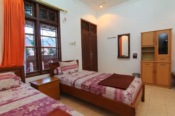 Депок: Sari Homestay