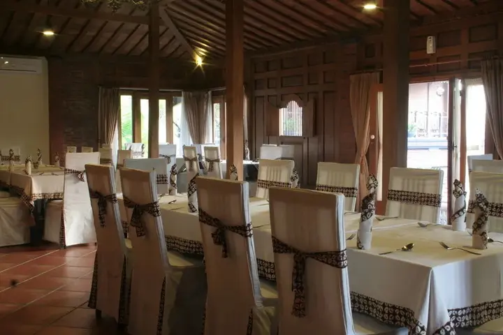 Суракарта: Omah Sinten Heritage Hotel & Resto