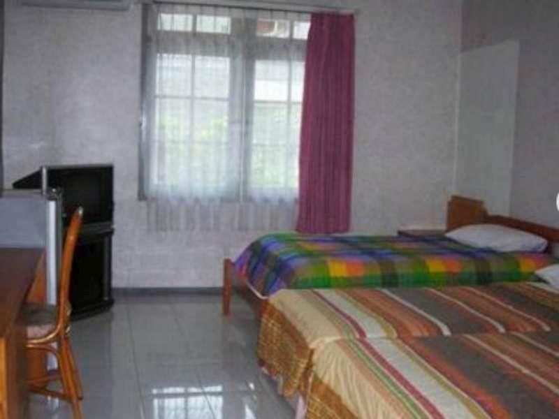 Сурабая: Savira Guest House