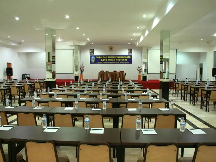Сурабая: Avi Hotel Surabaya
