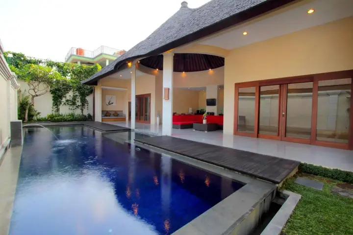 Керобокан: Oval Villa Bali