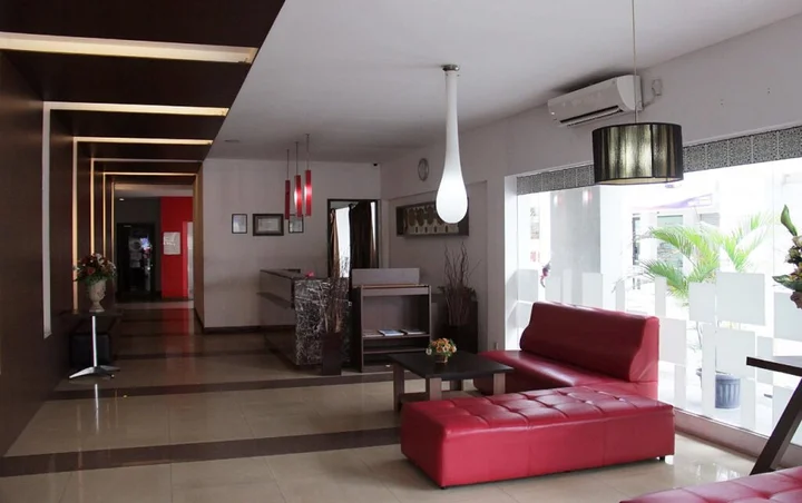 Пеканбару: Aziza Pekanbaru