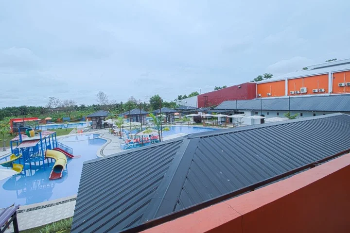 Пеканбару: Aziza Pekanbaru