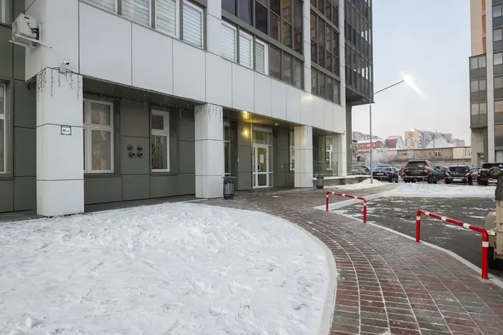 Красноярск: Posutochno Na Vzletnoy Apartments