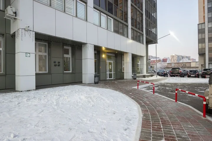 Красноярск: Posutochno Na Vzletnoy Apartments