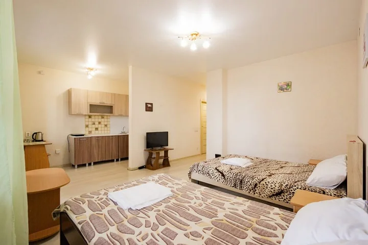 Красноярск: Posutochno Na Vzletnoy Apartments
