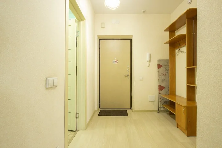 Красноярск: Posutochno Na Vzletnoy Apartments
