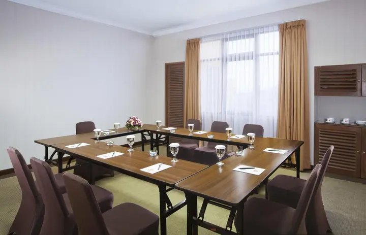 Депок: MMUGM Hotel Yogyakarta