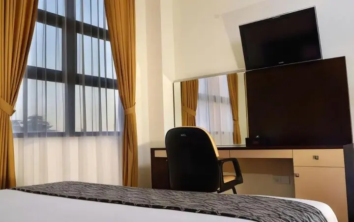 Депок: UNY Hotel