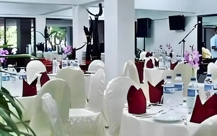 Депок: UNY Hotel
