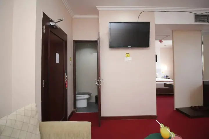 Депок: UNY Hotel