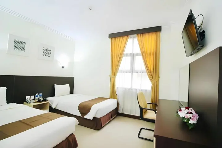 Депок: UNY Hotel