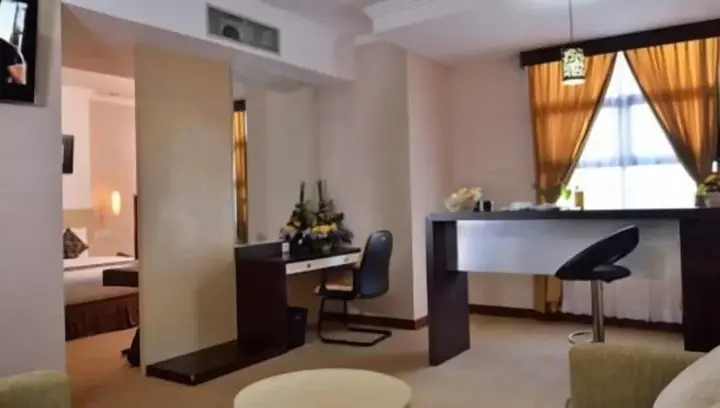 Депок: UNY Hotel