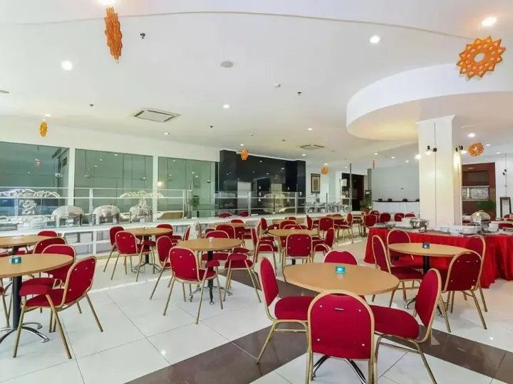 Депок: UNY Hotel