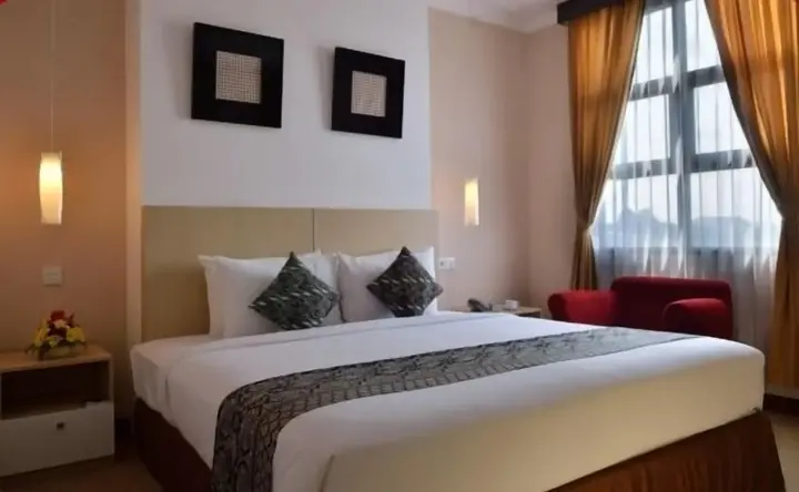 Депок: UNY Hotel