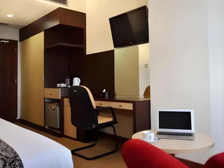 Депок: UNY Hotel
