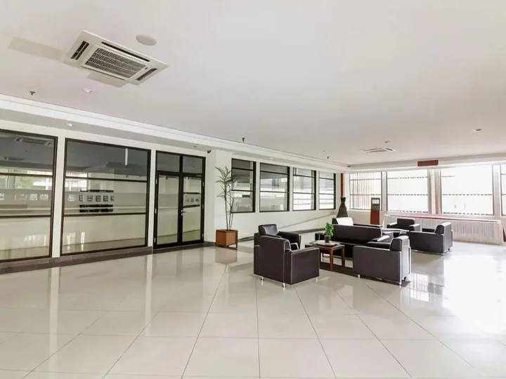 Депок: UNY Hotel