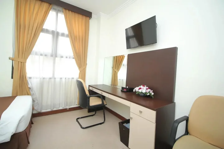 Депок: UNY Hotel