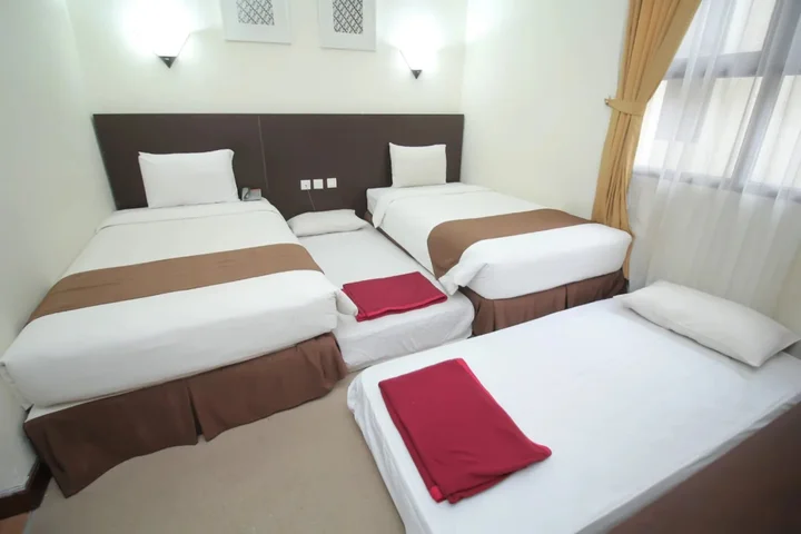 Депок: UNY Hotel